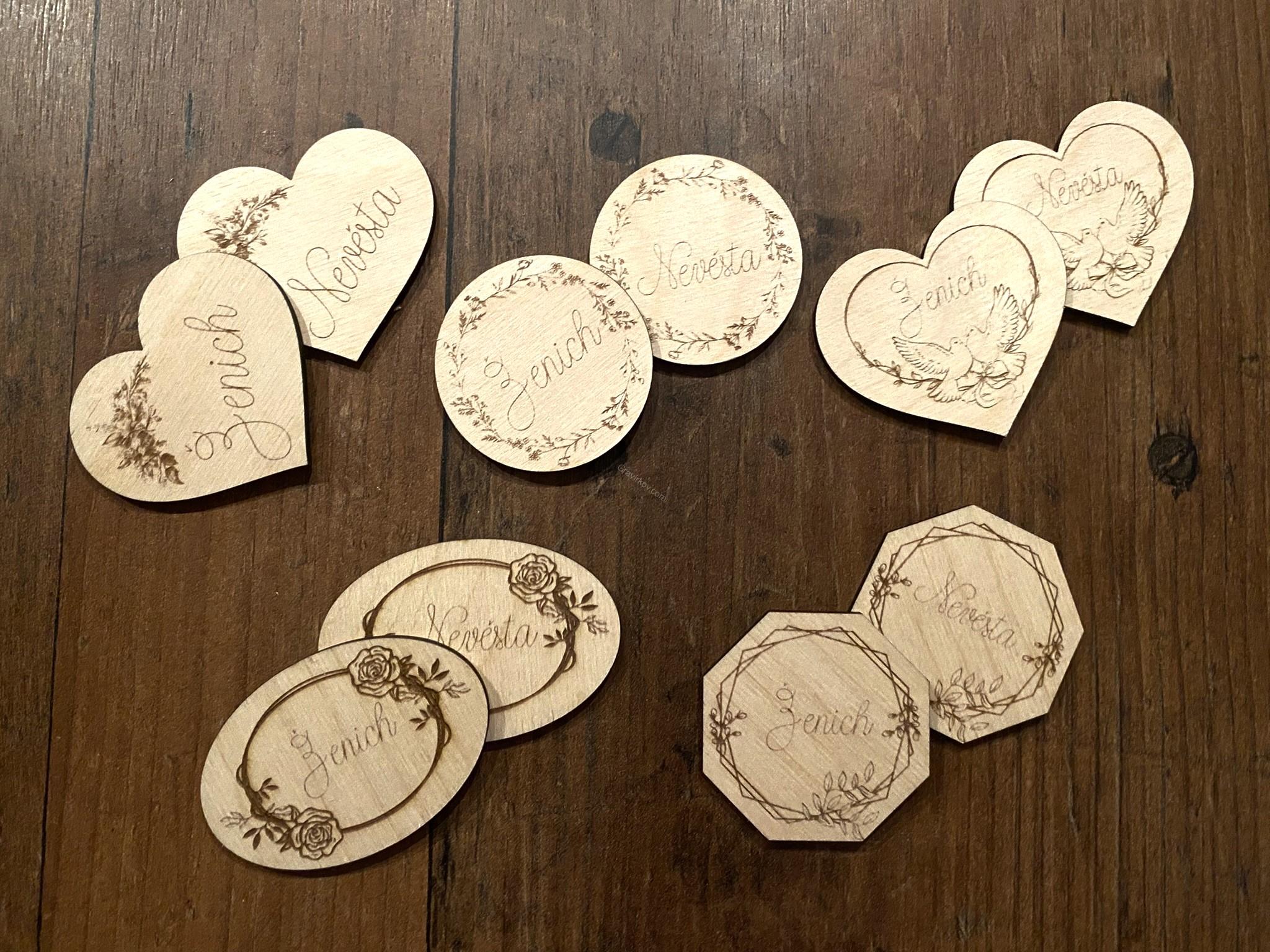Svatební odznáčky - různé designy