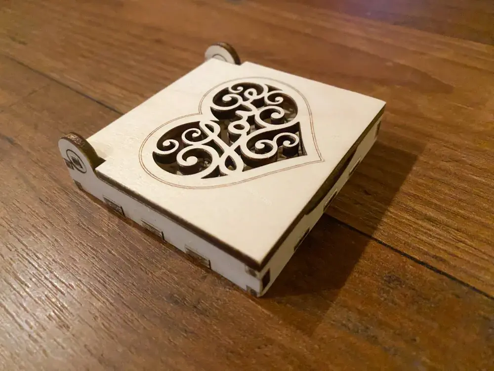 Krabička s přívěsky - srdíčka