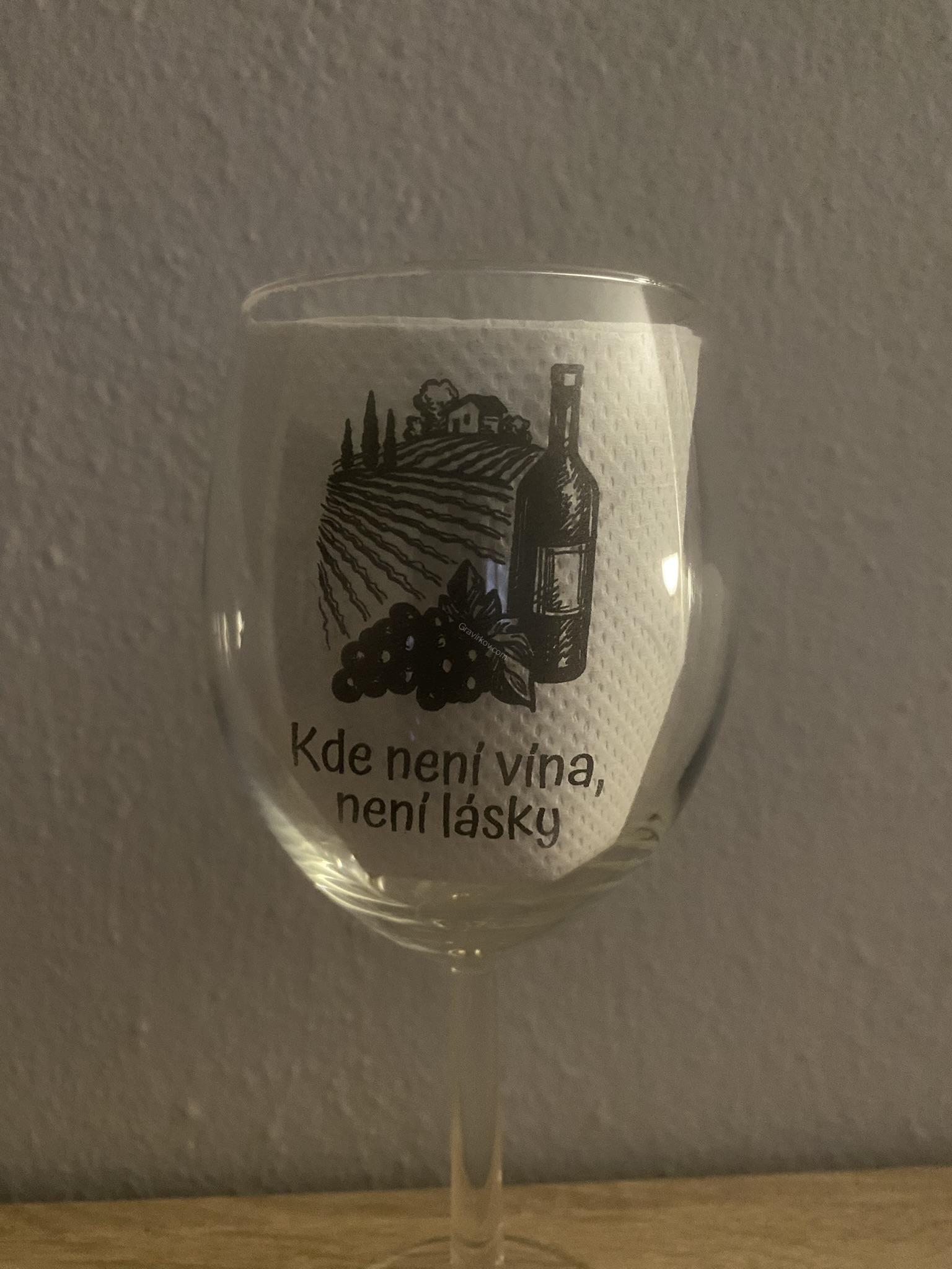 Gravírovaná sklenice na víno - design 2