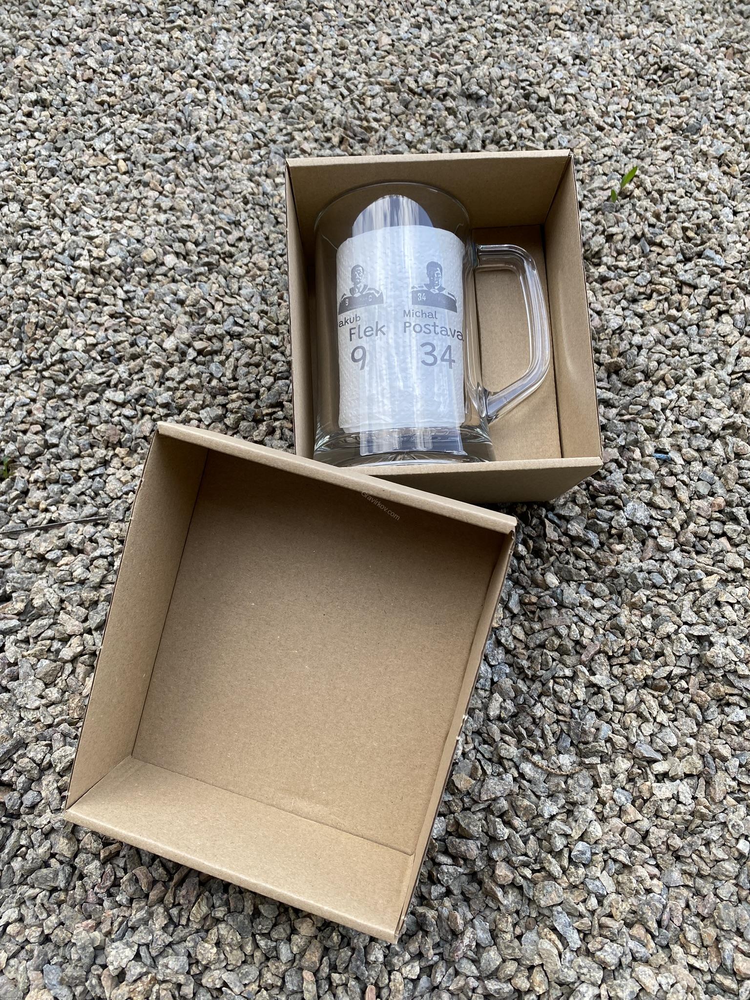 Gravírovaný skleněný krýgl na zakázku – vlastní design i fotografie (300 / 500 ml)