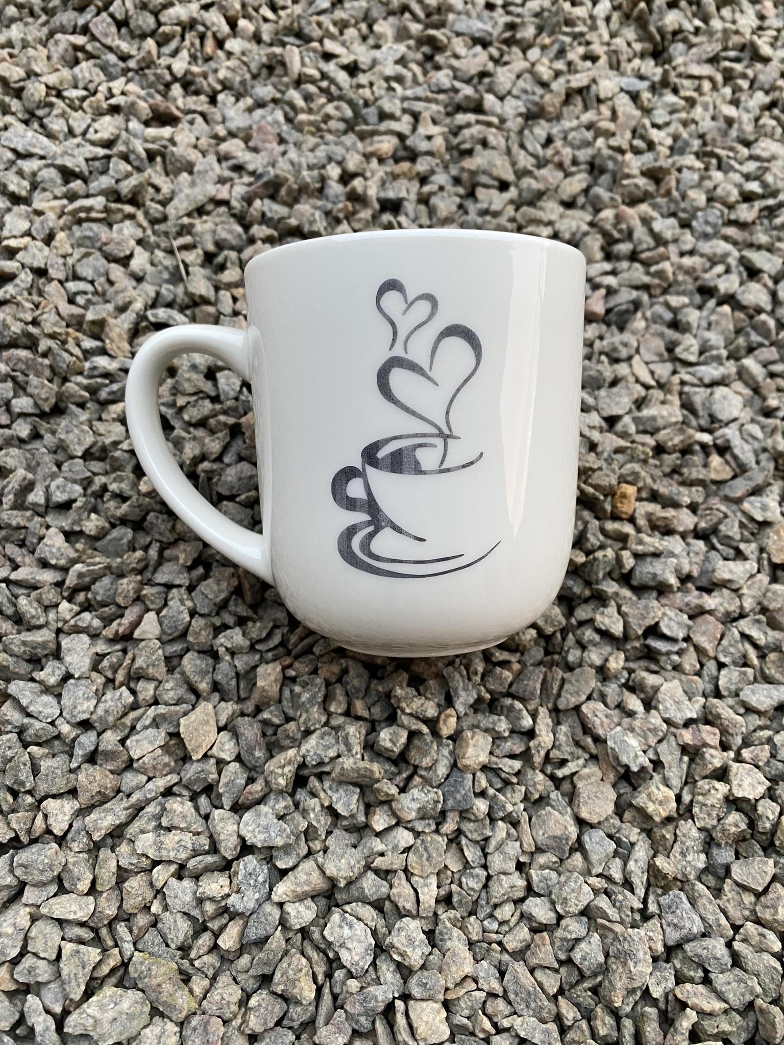 Gravírovaný hrnek - srdíčka