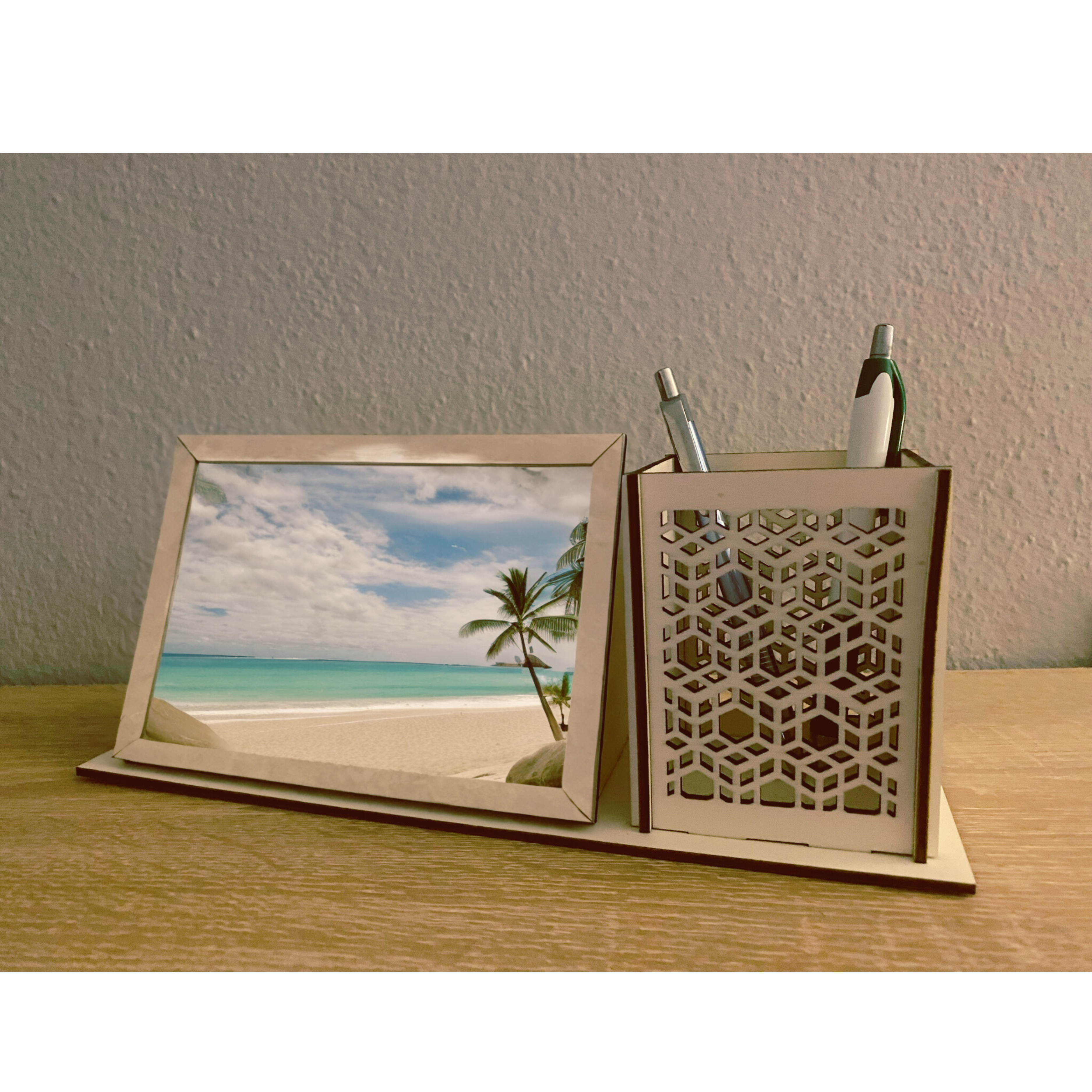 Držák na fotku a tužky na stůl