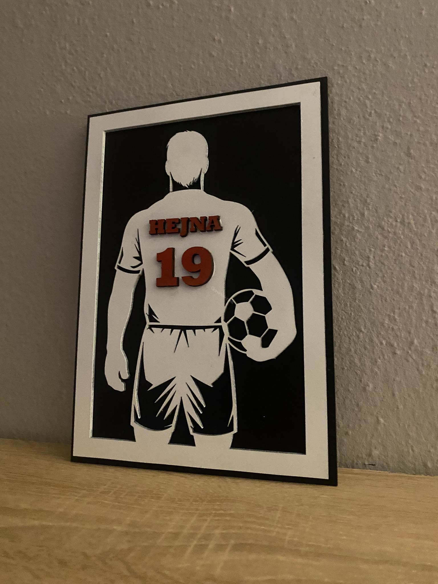 Silueta fotbalisty - vlastní jméno a číslo 