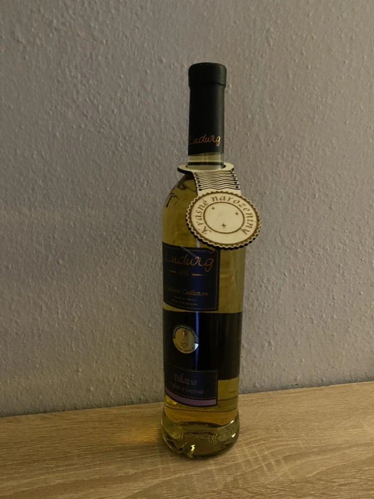 Visačka na láhev 