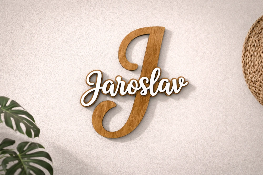 Dřevěné písmeno se jménem na míru – stylová dekorace do interiéru