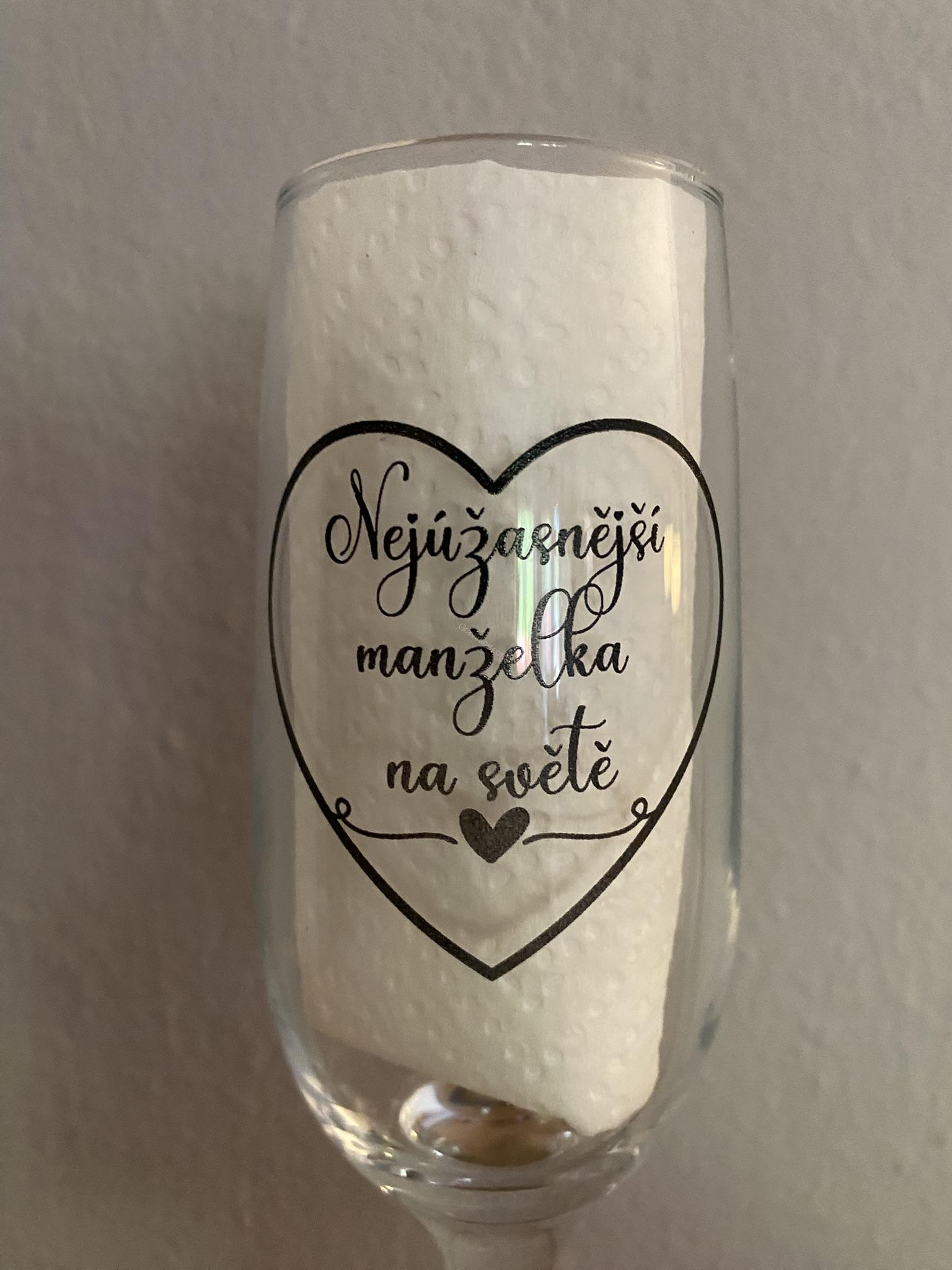 Gravírovaná sklenice na šampus - vlastní design
